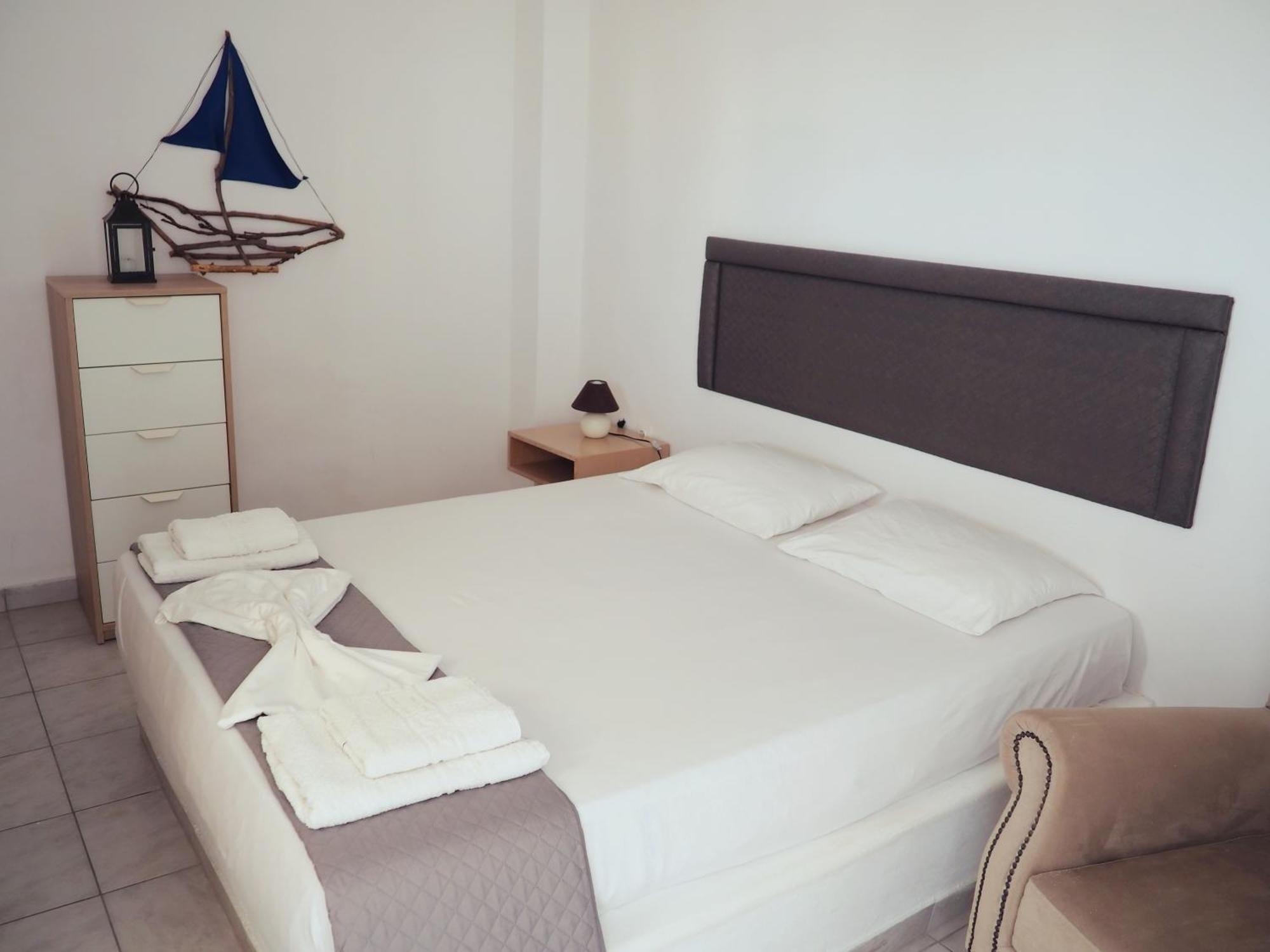 Leon Lux Apartments 佩里沃罗 外观 照片